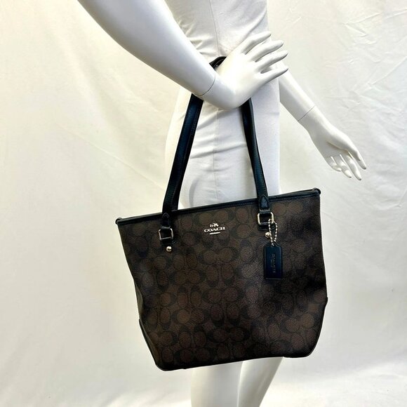 Chicago - Picture 2 of 7